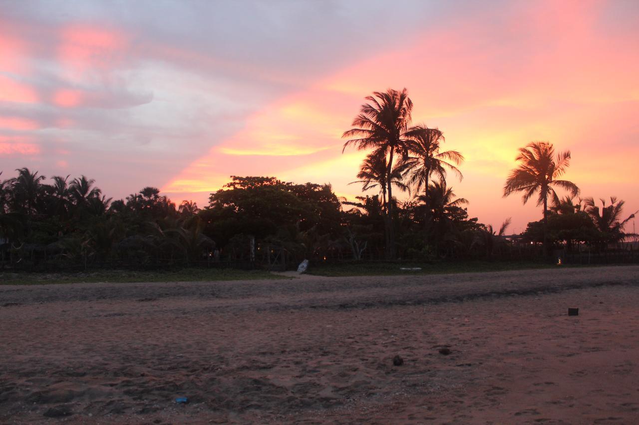 Stardust Beach Hotel Arugam Bay Esterno foto