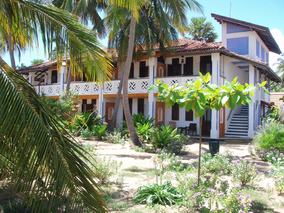 Stardust Beach Hotel Arugam Bay Esterno foto