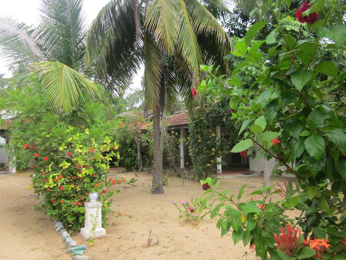 Stardust Beach Hotel Arugam Bay Camera foto